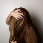 Entretien des cheveux : l&rsquo;huile de coco pour suivre de près la tendance